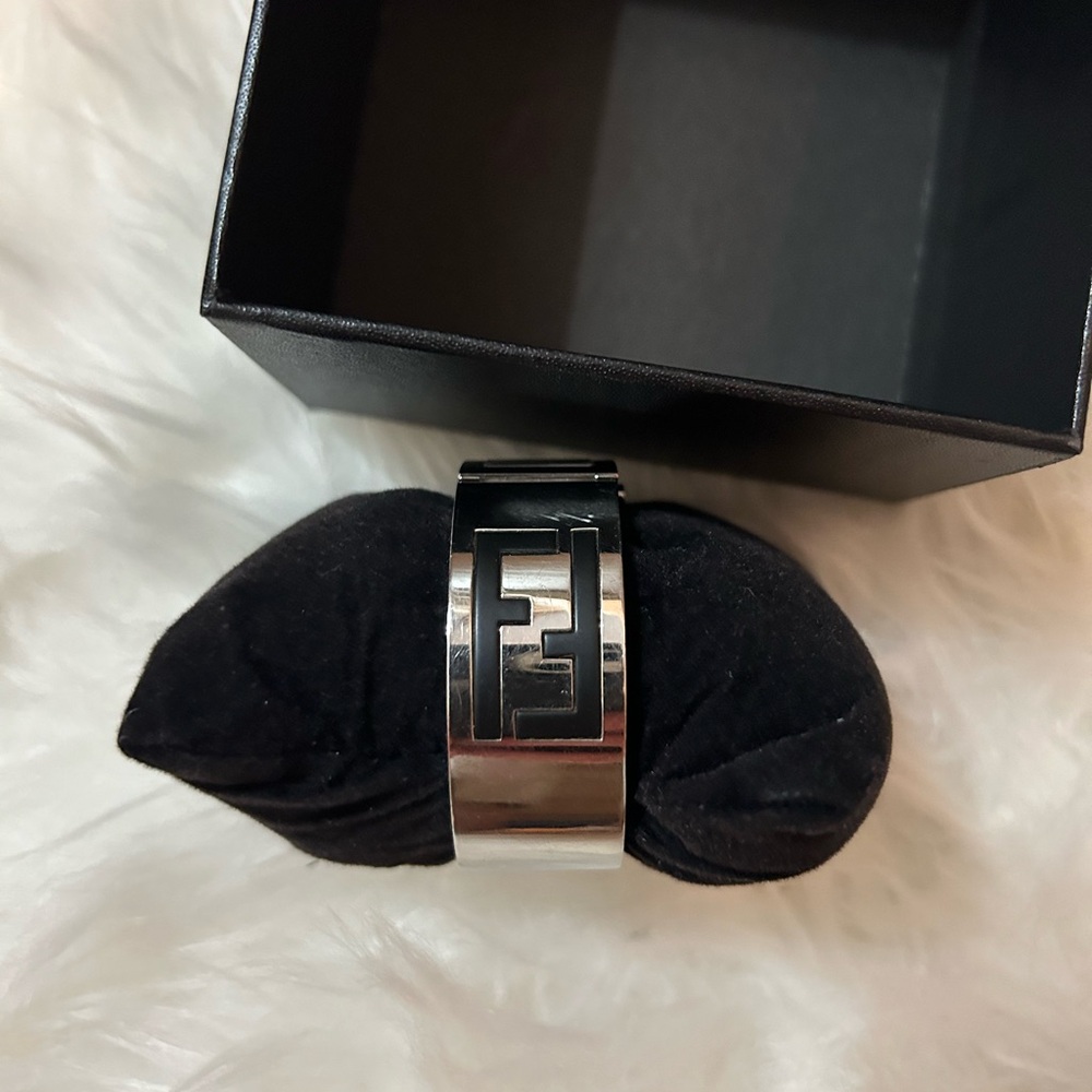 Fendi Black and Silver Women's Watch - Picture 5 of 9